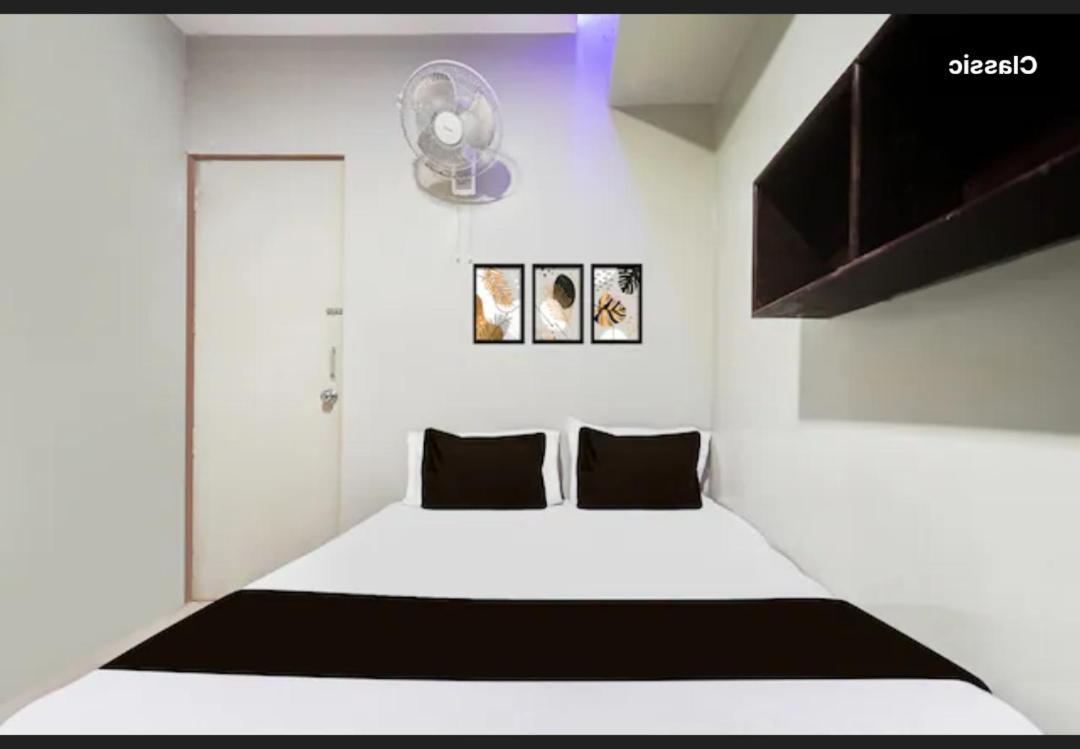 Selfie Rooms Surat Exterior photo